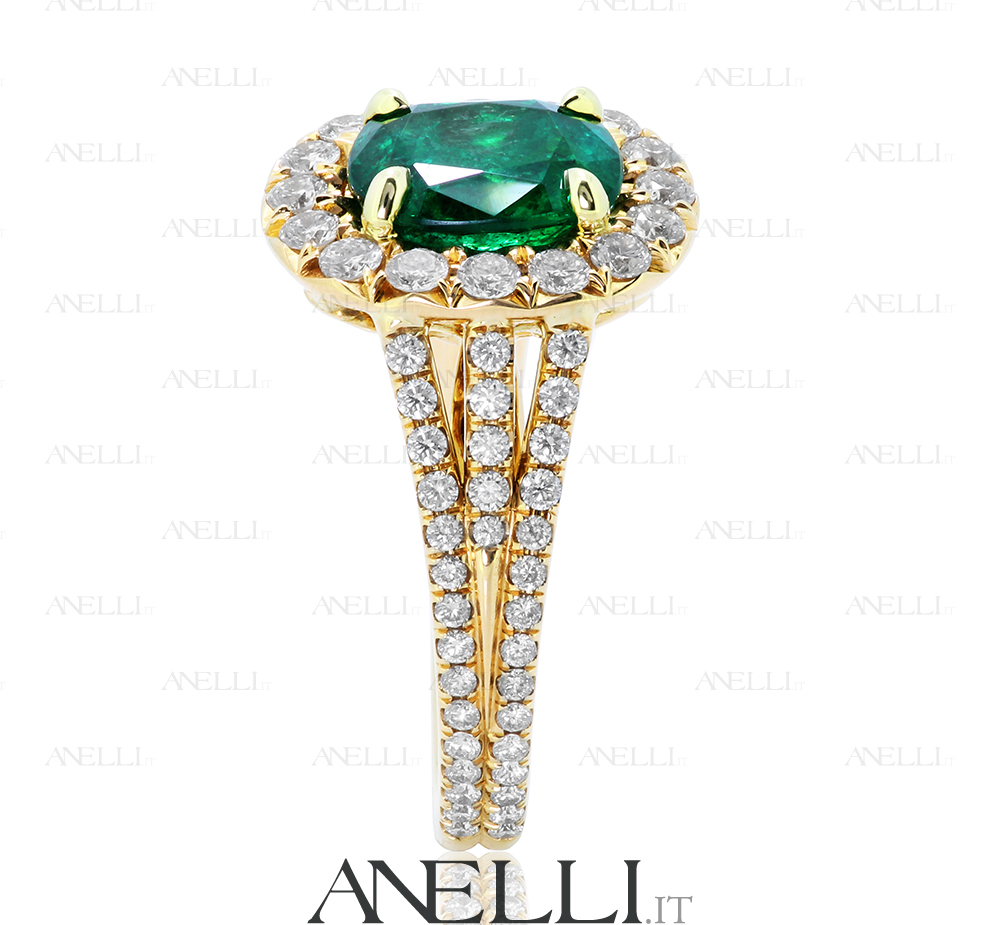 Emerald,Ring,And,Diamond,In,Gold,,Jewelry,Gemstone