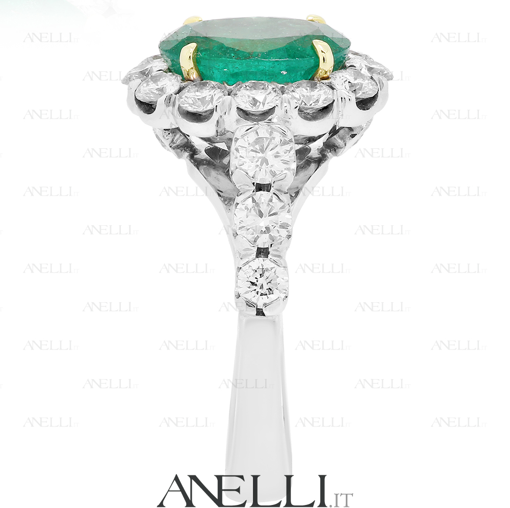 Ring,With,Colombian,Emerald,And,Diamonds,In,Gold,And,Silver