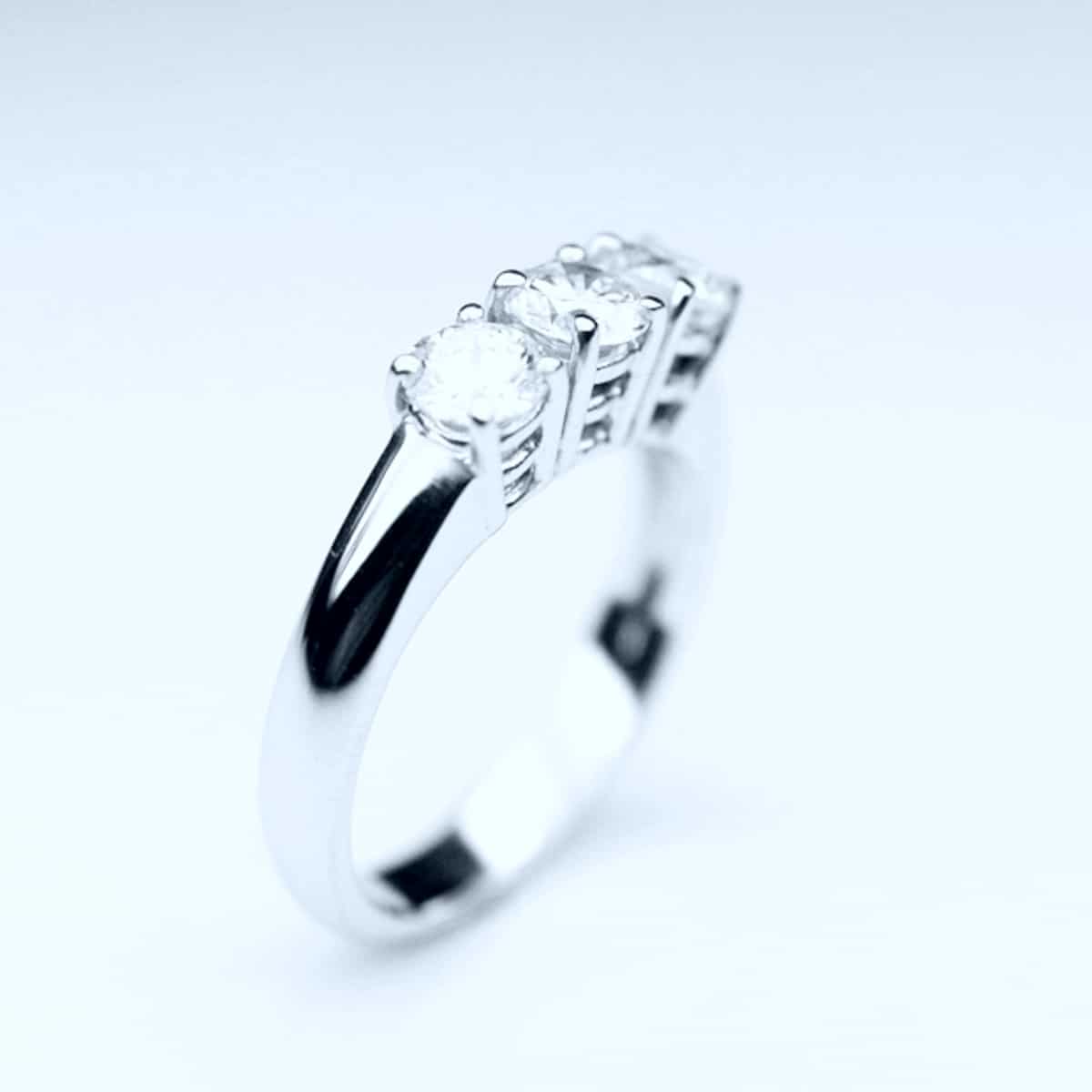 Trilogy Diamanti 0.75 carati colore E purezza VS1 GIA