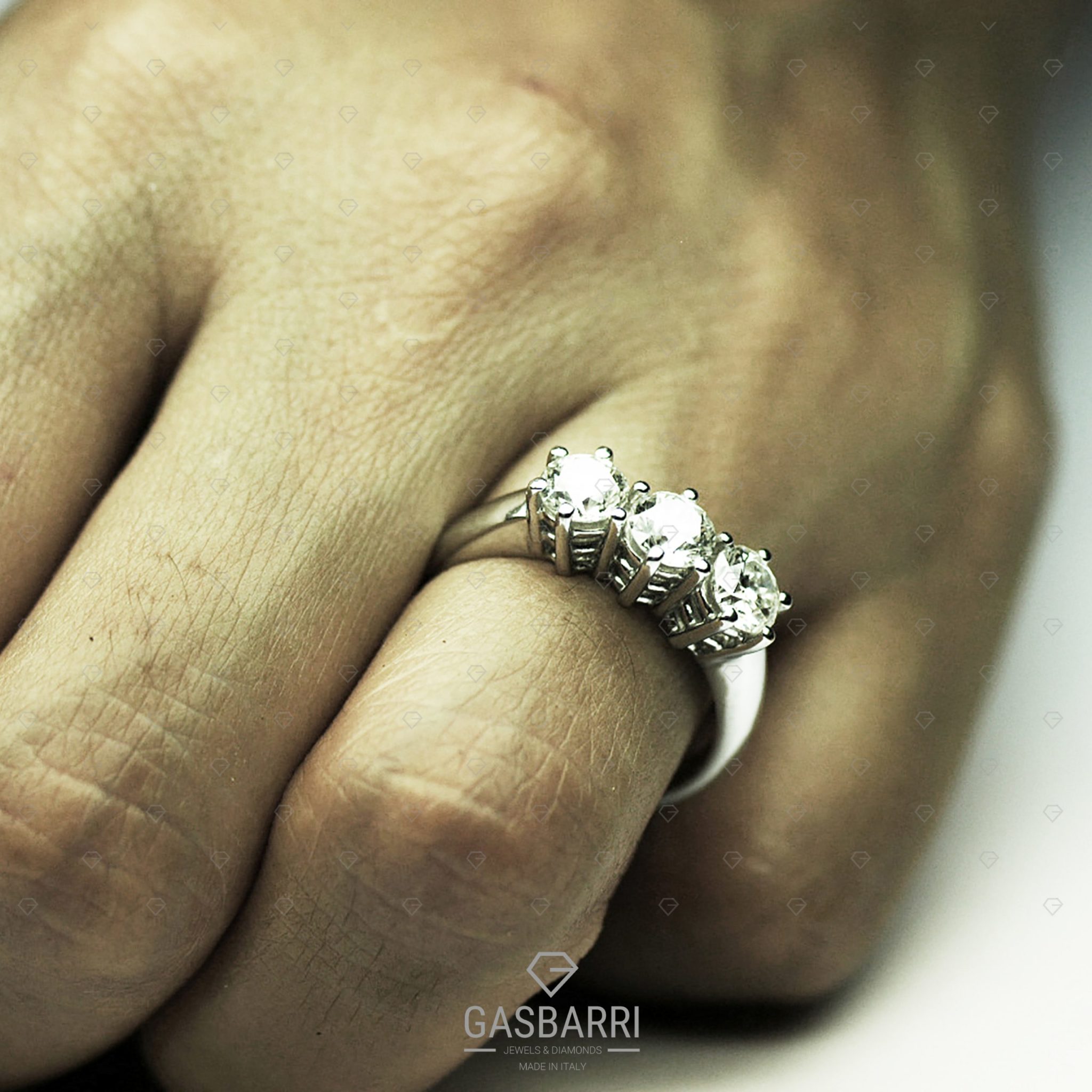 Trilogy-Su-Mano-Donna