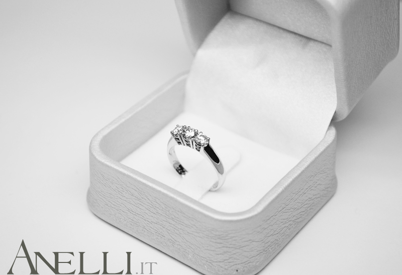 Trilogy con Diamanti F-IF (0,51 ct)-24