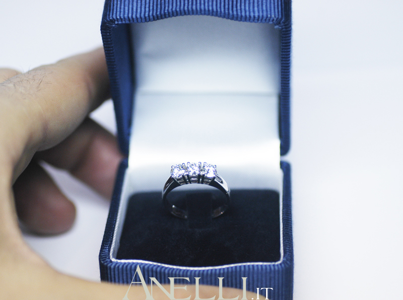 anello-3-diamanti-0-54-carati-d-vvs1-3