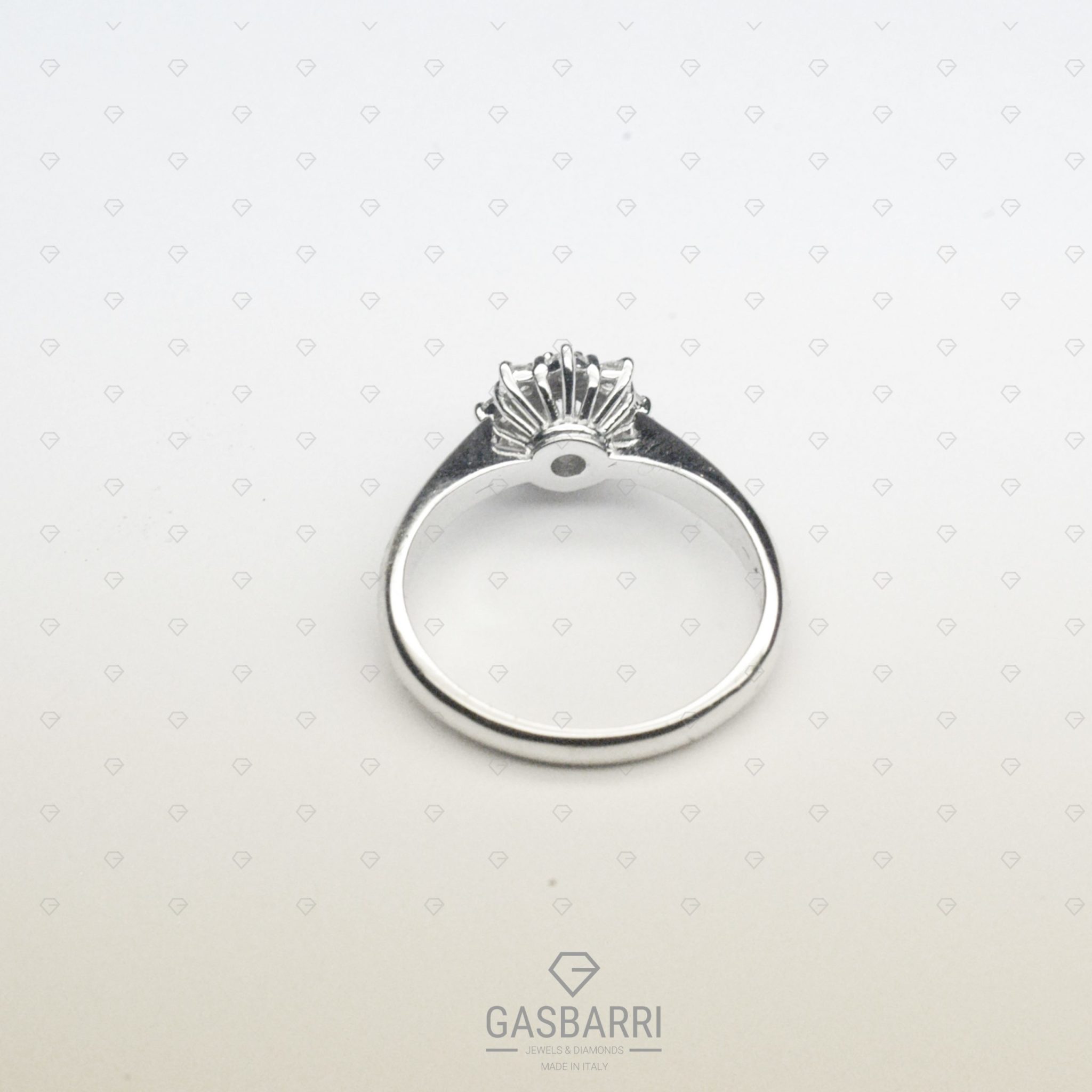 anello-a-fiore-con-diamanti-4