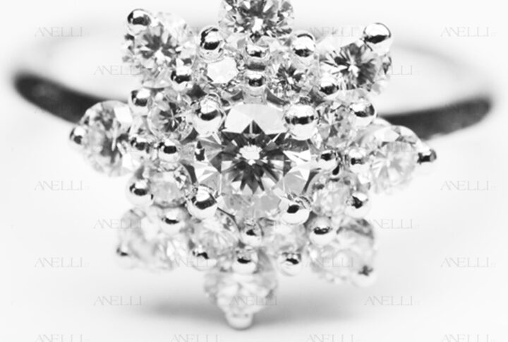anello-a-forma-di-fiore-con-diamanti