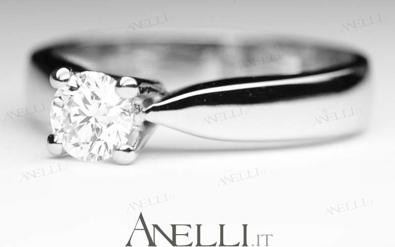 anello-con-diamante-solitario-0-38-carati-colore-e-purezza-vs1