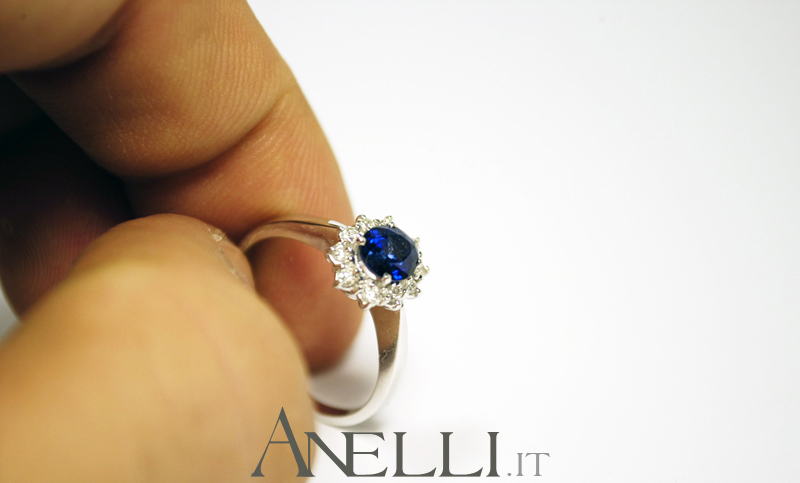 anello-con-zaffiro-naturale-e-diamanti-9_1