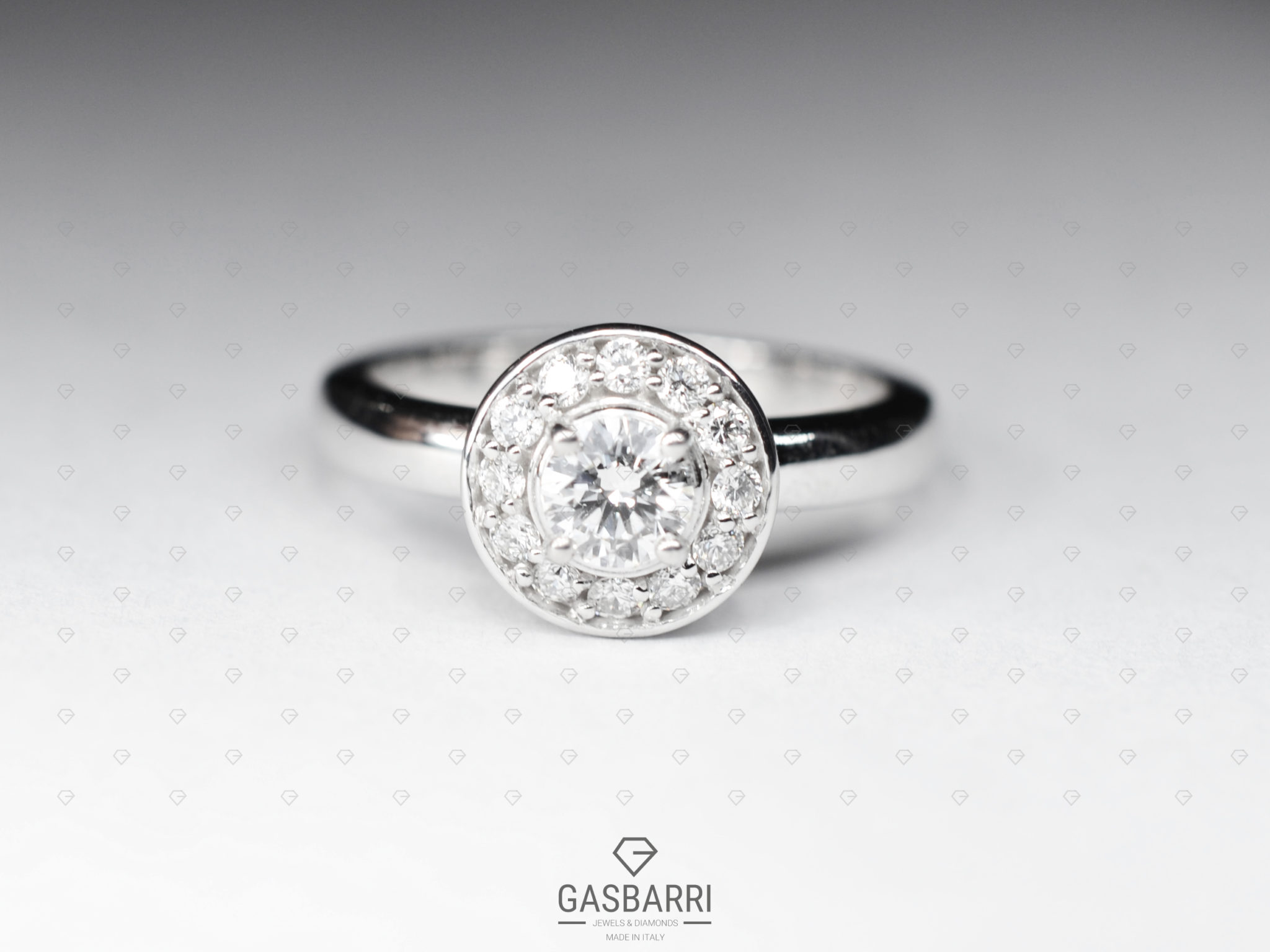 anello-da-fidanzamento-con-diamante-centrale-1