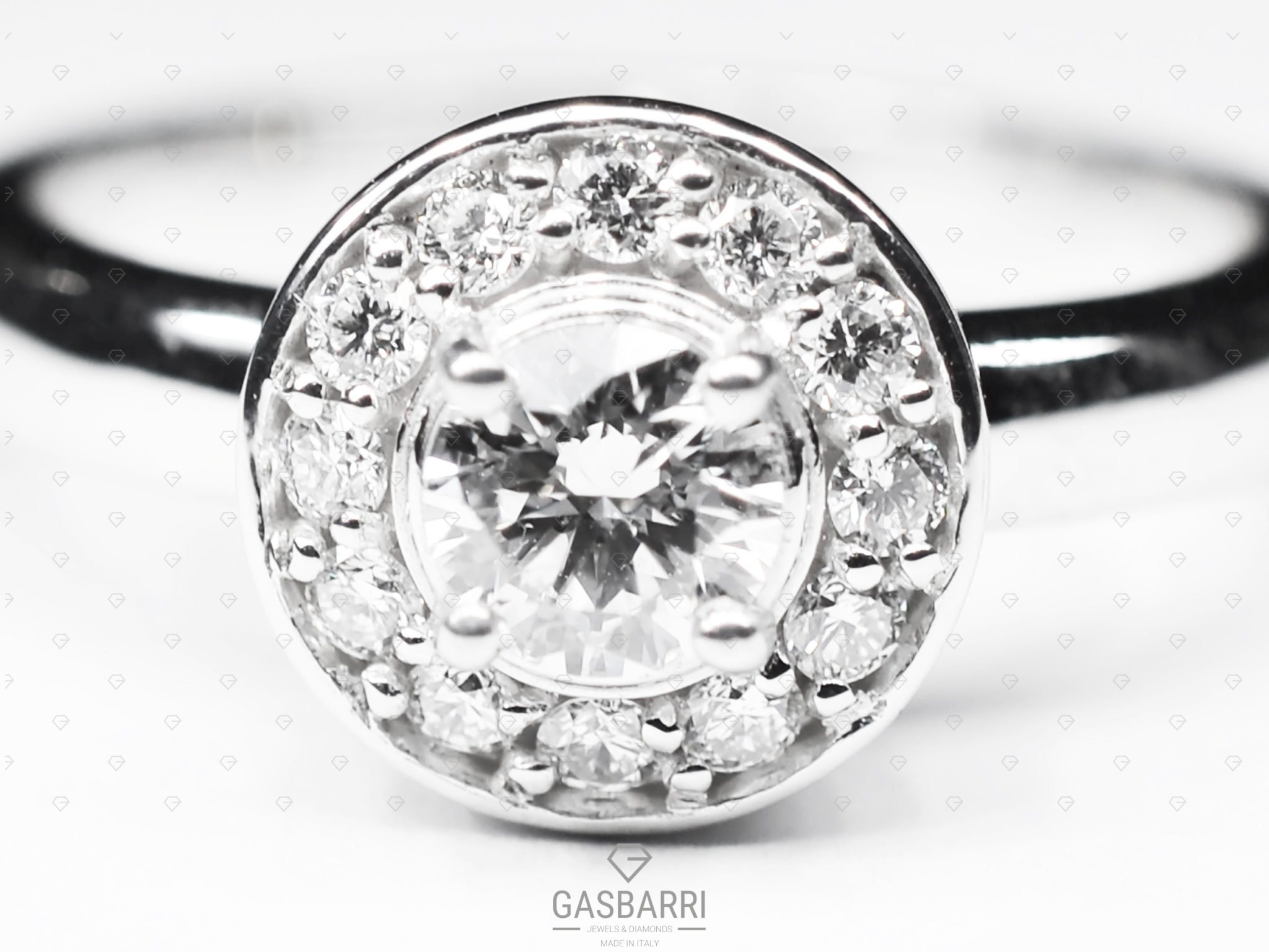 anello-da-fidanzamento-con-diamante-centrale-3