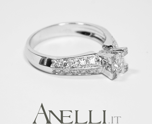 anello-da-fidanzamento-con-diamanti-0-65-carati-totali-11