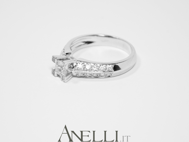 anello-da-fidanzamento-con-diamanti-0-65-carati-totali-12