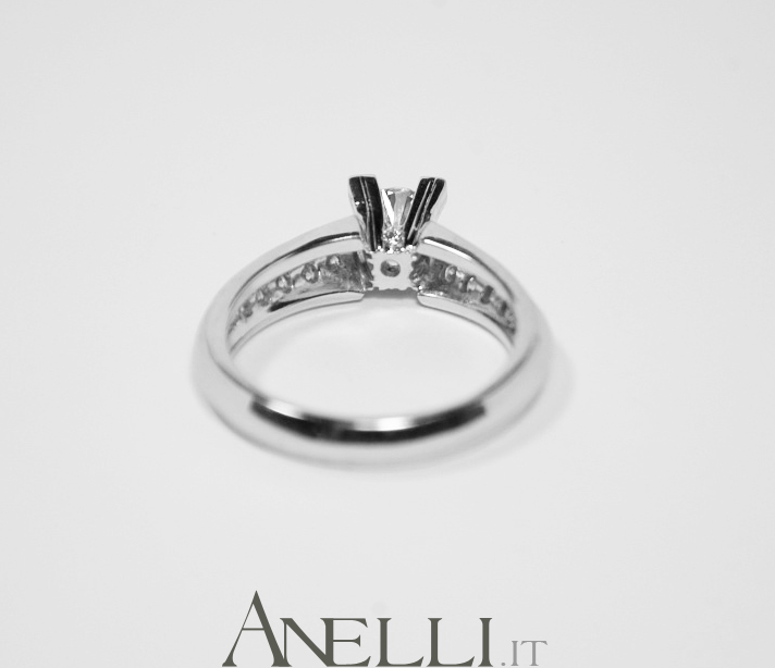 anello-da-fidanzamento-con-diamanti-0-65-carati-totali-13