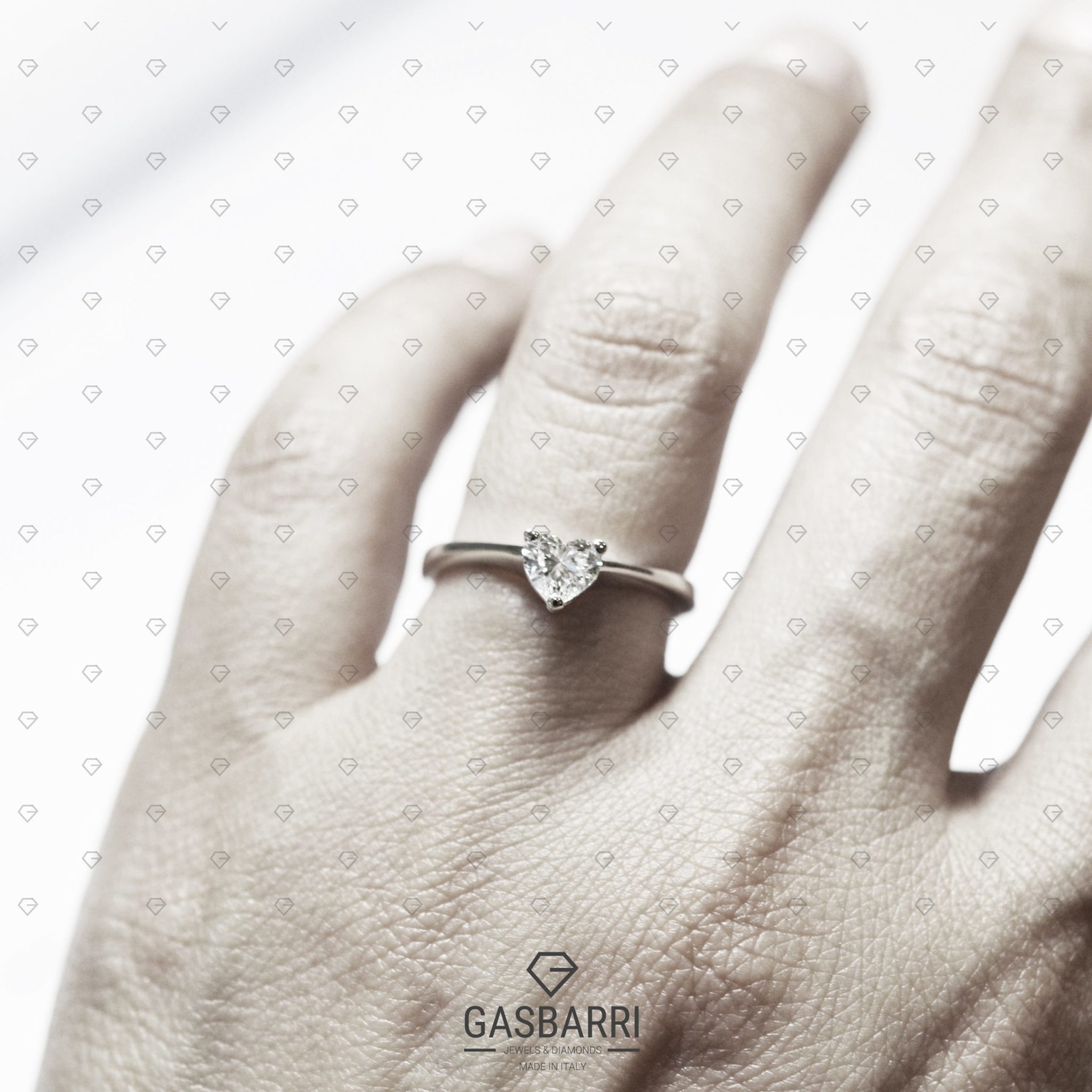 anello-diamante-cuore-0-50-f-vvs1-2