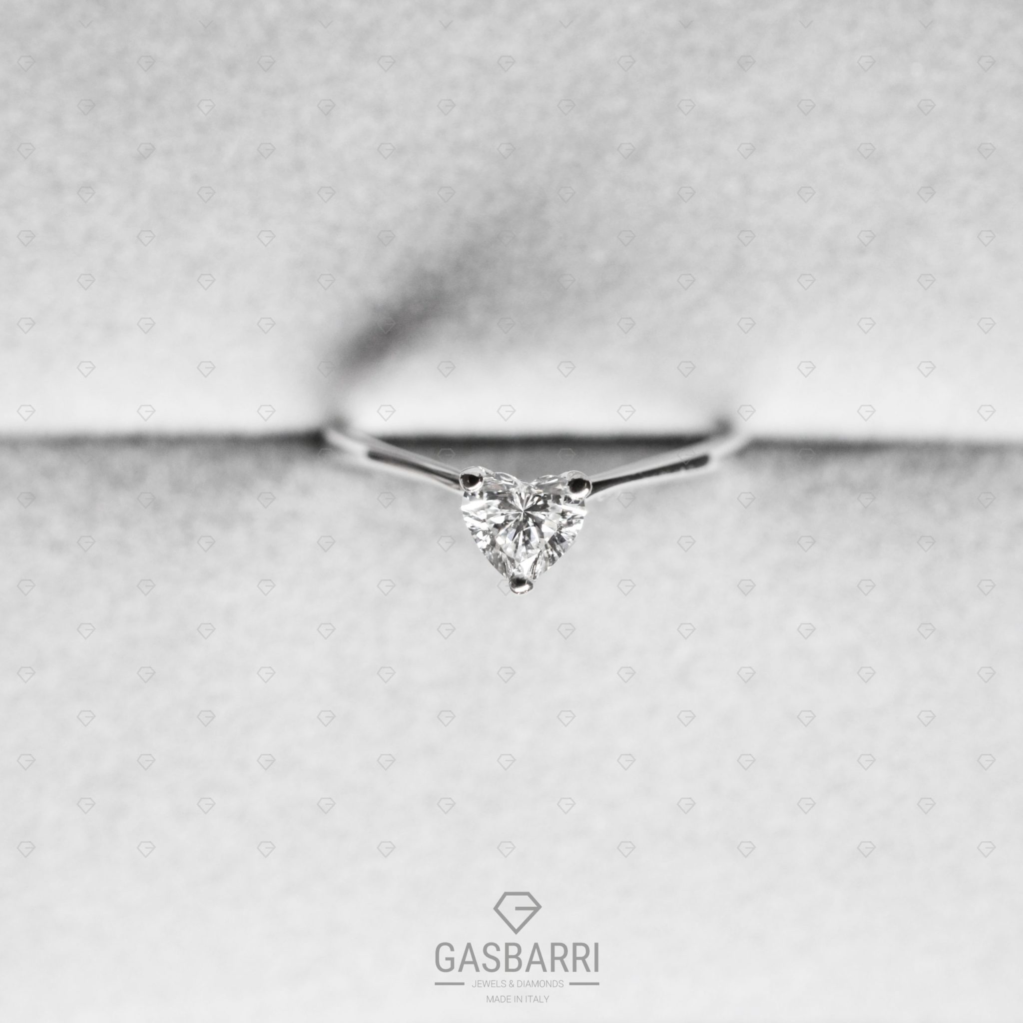 anello-diamante-cuore-0-50-f-vvs1-6