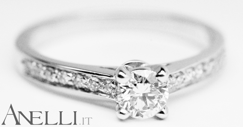 anello-elegante-con-diamante-solitario-2
