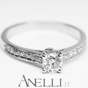 anello-elegante-con-diamante-solitario-4