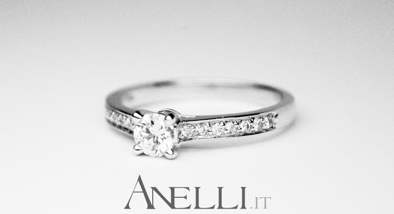 anello-elegante-con-diamante-solitario-7