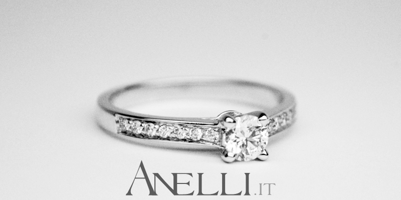 anello-elegante-con-diamante-solitario-8