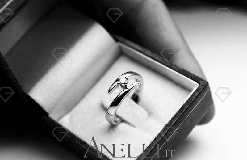 anello-solitario-0-085-carati-12