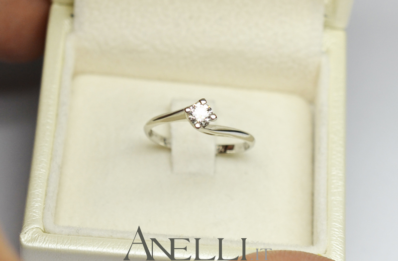 anello-solitario-0-20-carati-colore-d-purezza-vs1-4