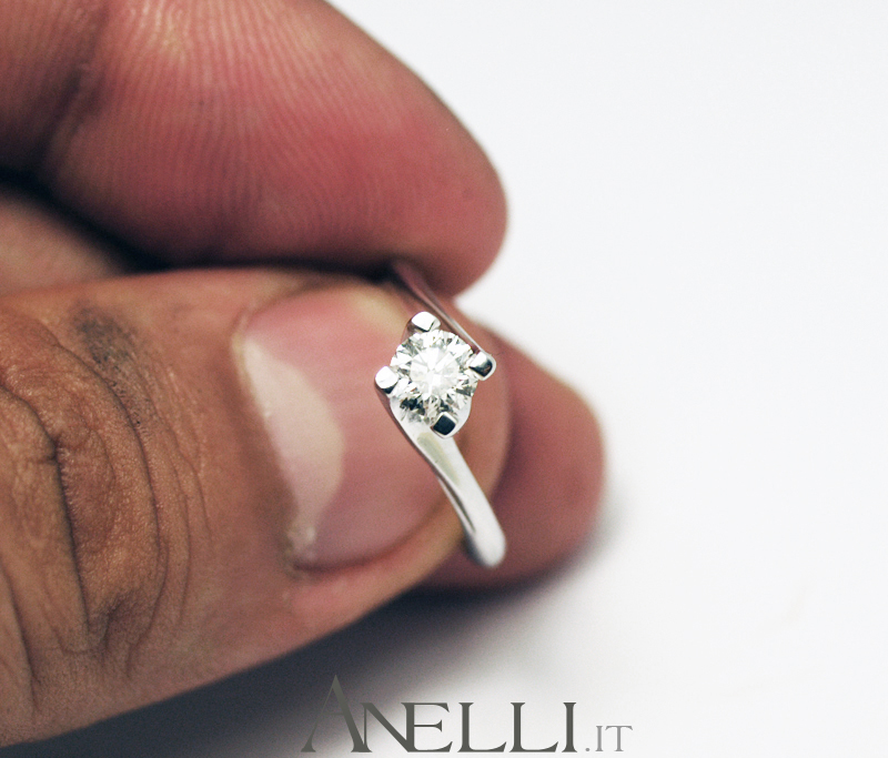 anello-solitario-0-38-carati-colore-f-purezza-vvs1-3