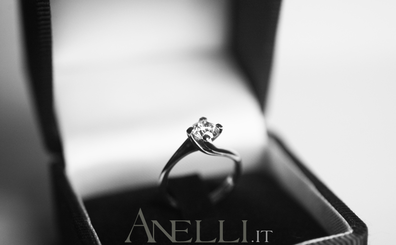 anello-solitario-0-70-carati-f-vs1-2