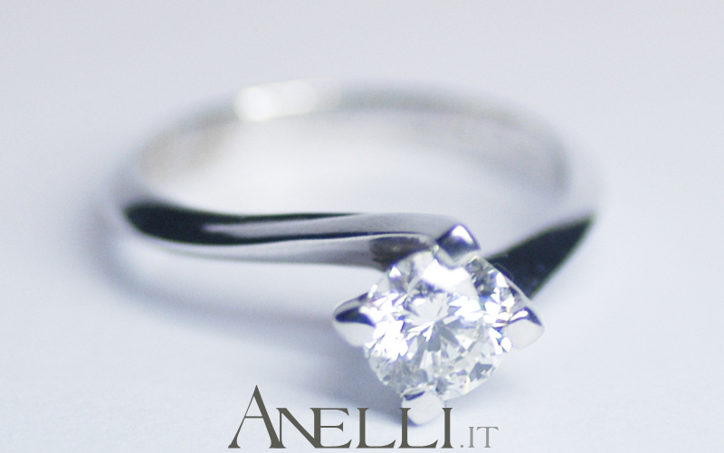 anello-solitario-0-70-carati-f-vs1-5