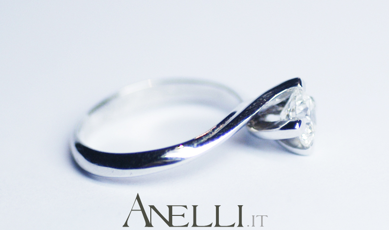 anello-solitario-0-70-carati-f-vs1-7