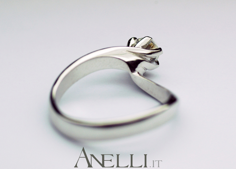 anello-solitario-con-diamante-di-mezzo-carato-7