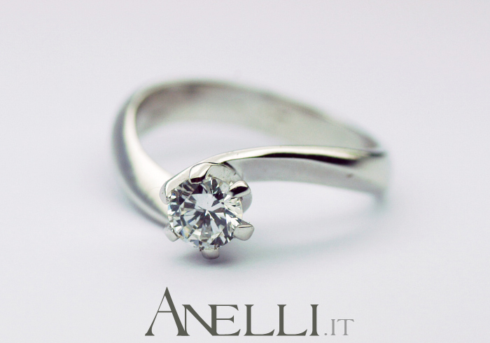 anello-solitario-con-diamante-di-mezzo-carato-9