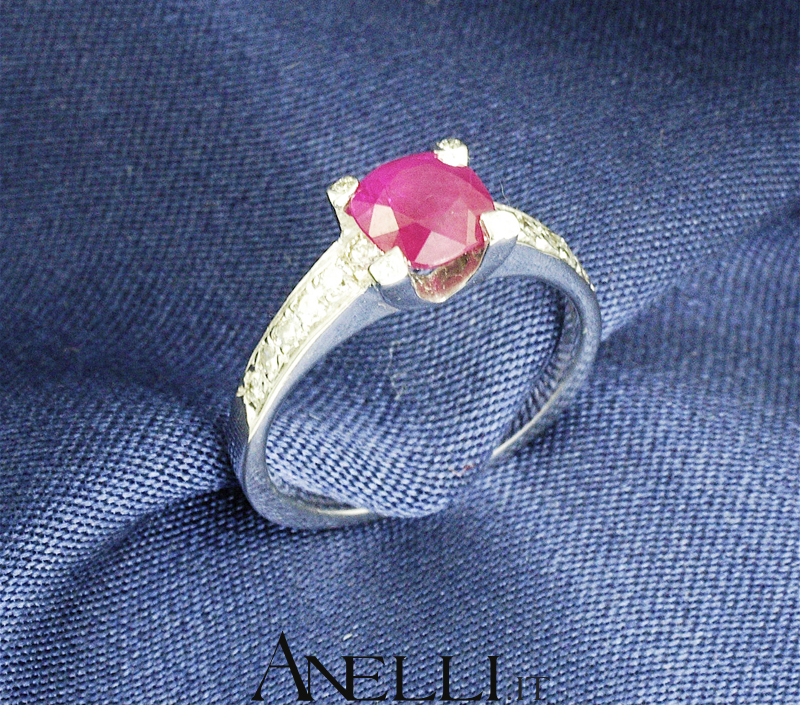 anello-solitario-con-rubino-e-diamanti-1