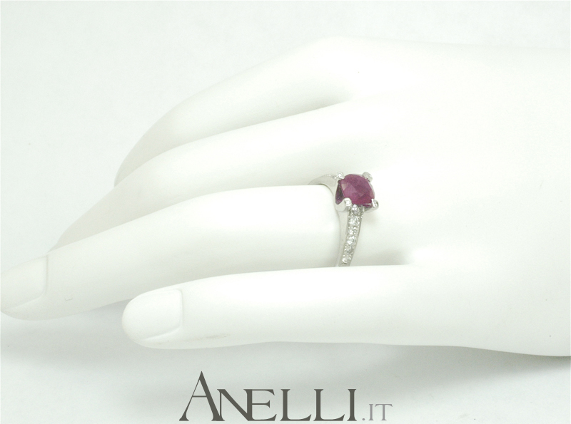 anello-solitario-con-rubino-e-diamanti-2