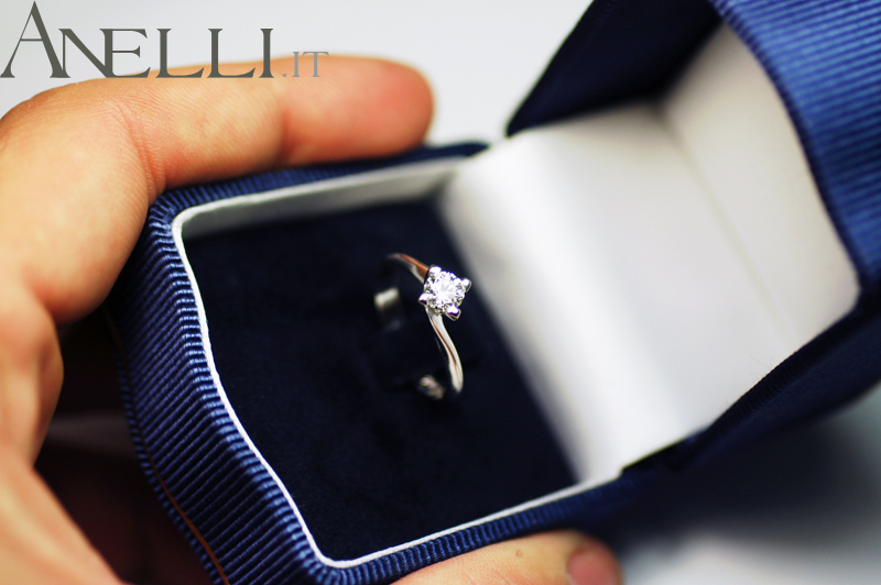 anello-solitario-di-mezzo-carato-4