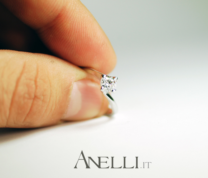 anello-solitario-di-mezzo-carato-8