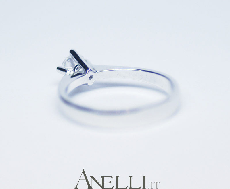 anello-solitario-diamante-0-32-carati-4