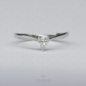 anello-solitario-diamante-a-goccia-1