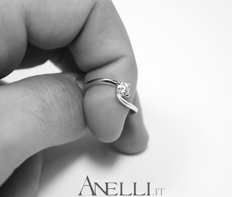anello-solitario-valentino-0-16-carati-3