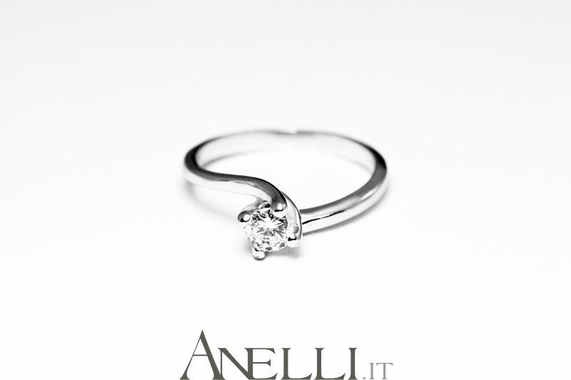 anello-solitario-valentino-0-20-carati-colore-f-purezza-massima-if-9_1