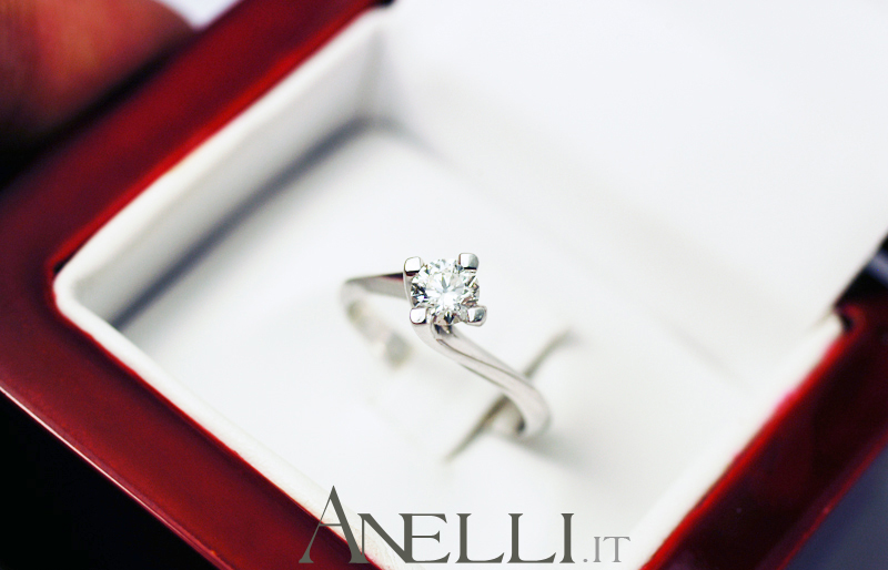 anello-solitario-valentino-0-45-carati-f-vs1-2