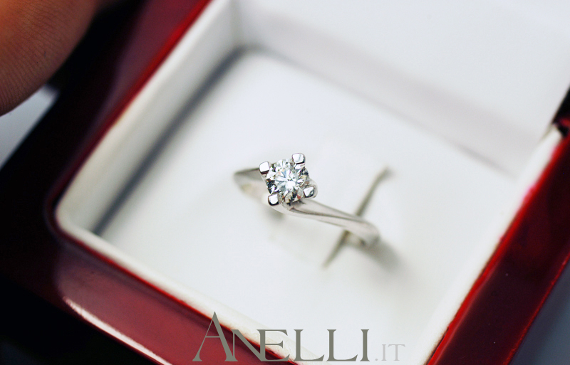 anello-solitario-valentino-0-45-carati-f-vs1-4