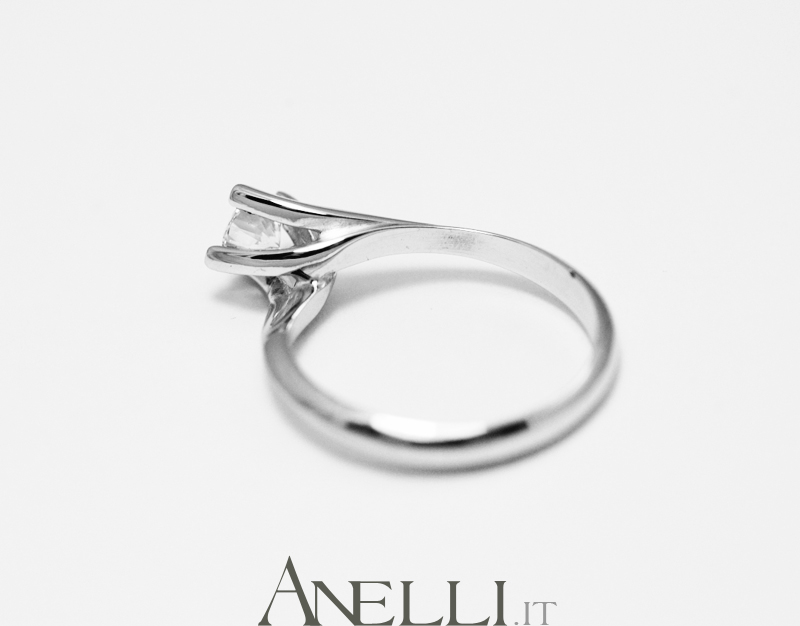 anello-solitario-valentino-0-45-carati-g-color-vs1-3
