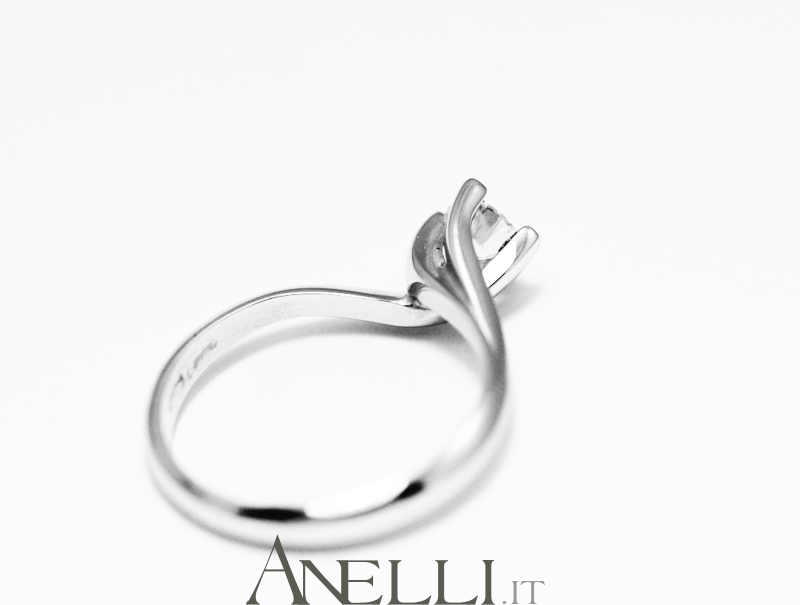 anello-solitario-valentino-0-45-carati-g-color-vs1-4