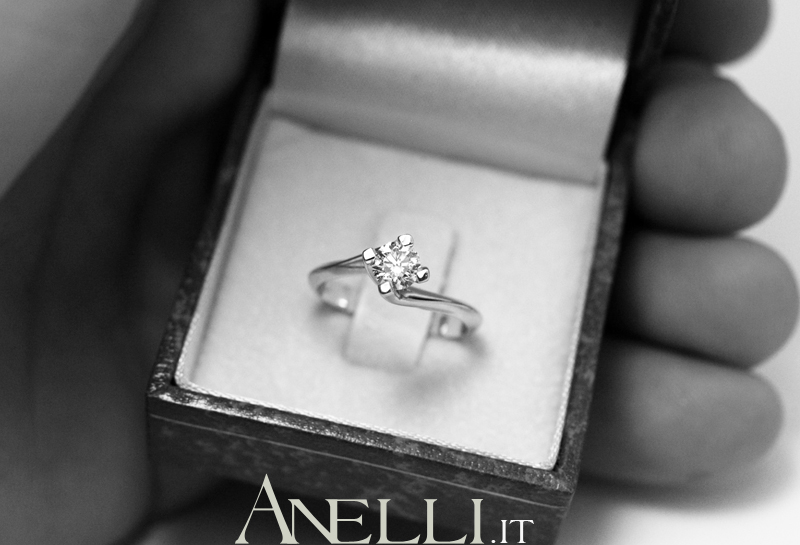 anello-solitario-valentino-0-45-carati-h-vs2-5