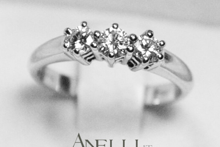 anello-trilogy-0-30-carati-f-vs1-5