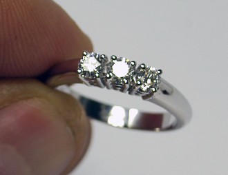 anello-trilogy-0-39-carati-colore-f-purezza-massima-000