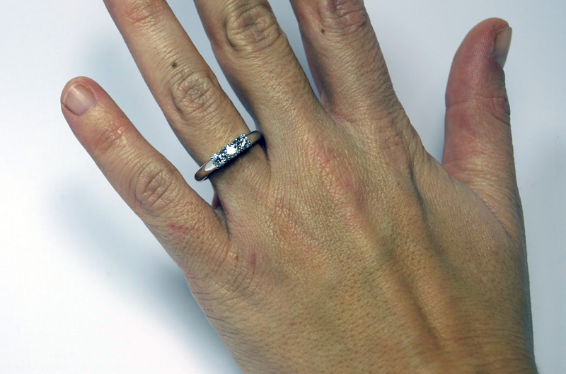 anello-trilogy-0-39-carati-colore-f-purezza-massima-1