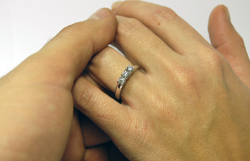 anello-trilogy-0-39-carati-colore-f-purezza-massima-2