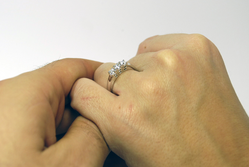 anello-trilogy-0-39-carati-colore-f-purezza-massima-3