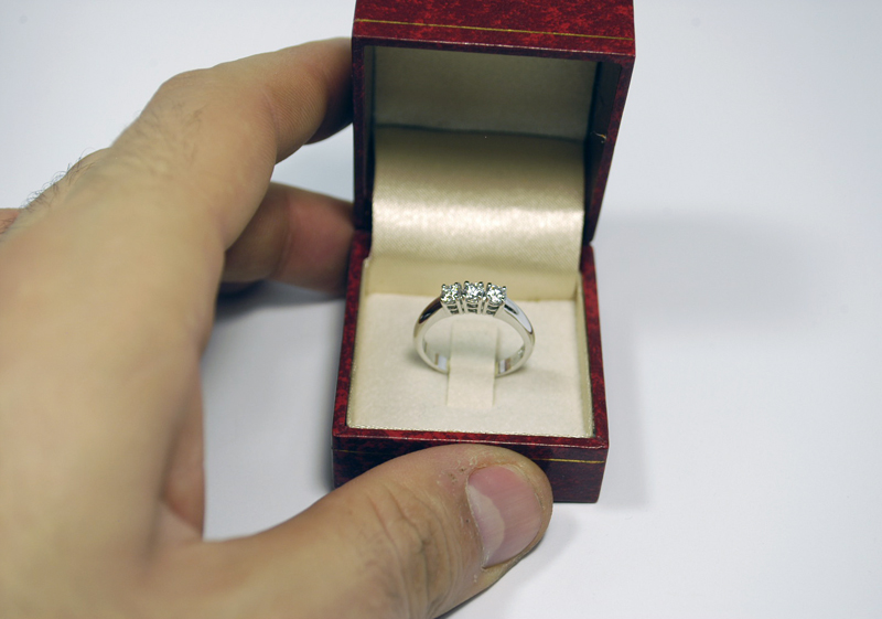 anello-trilogy-0-39-carati-colore-f-purezza-massima-9