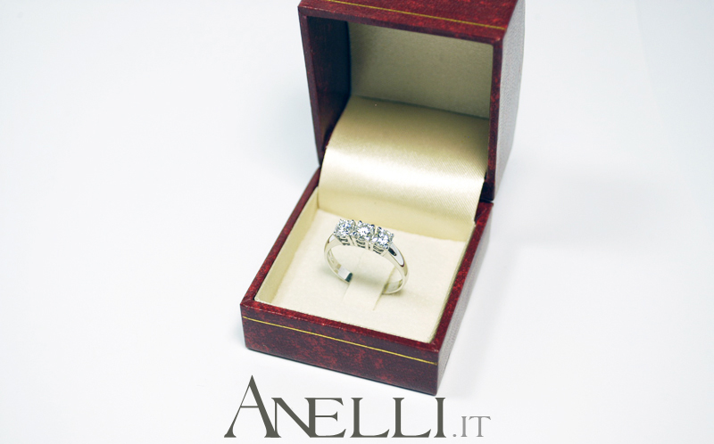anello-trilogy-0-54-carati-colore-f-purezza-vvs1-9