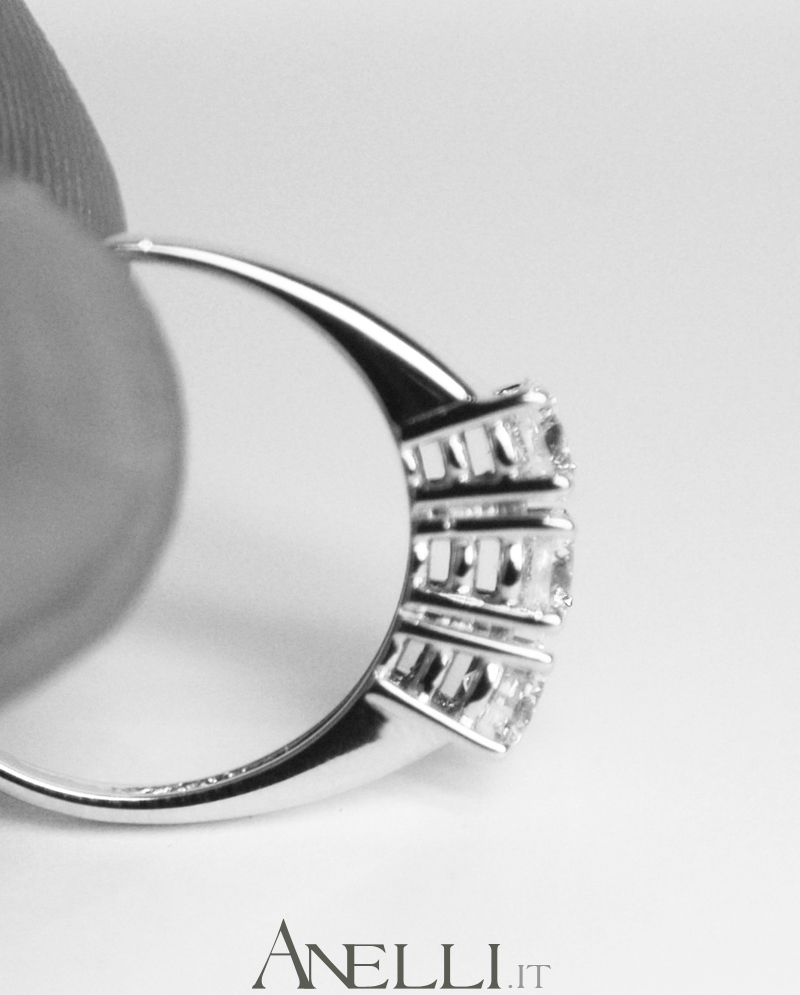 anello-trilogy-0-54-carati-g-vs1-1